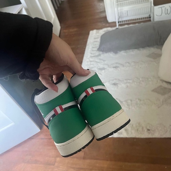 Lucky Green Air Jordans Brand New - Picture 5 of 5